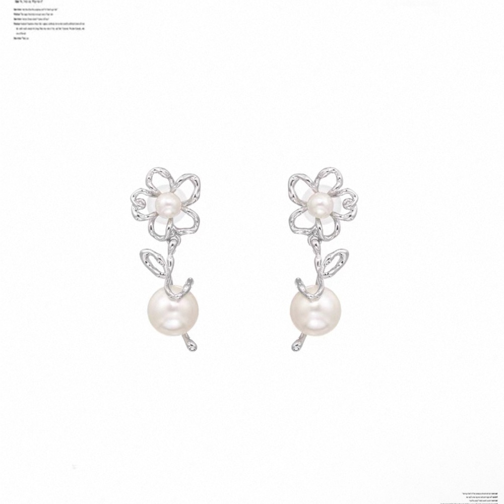 Elegant Silver and Pearl Flower Earrings